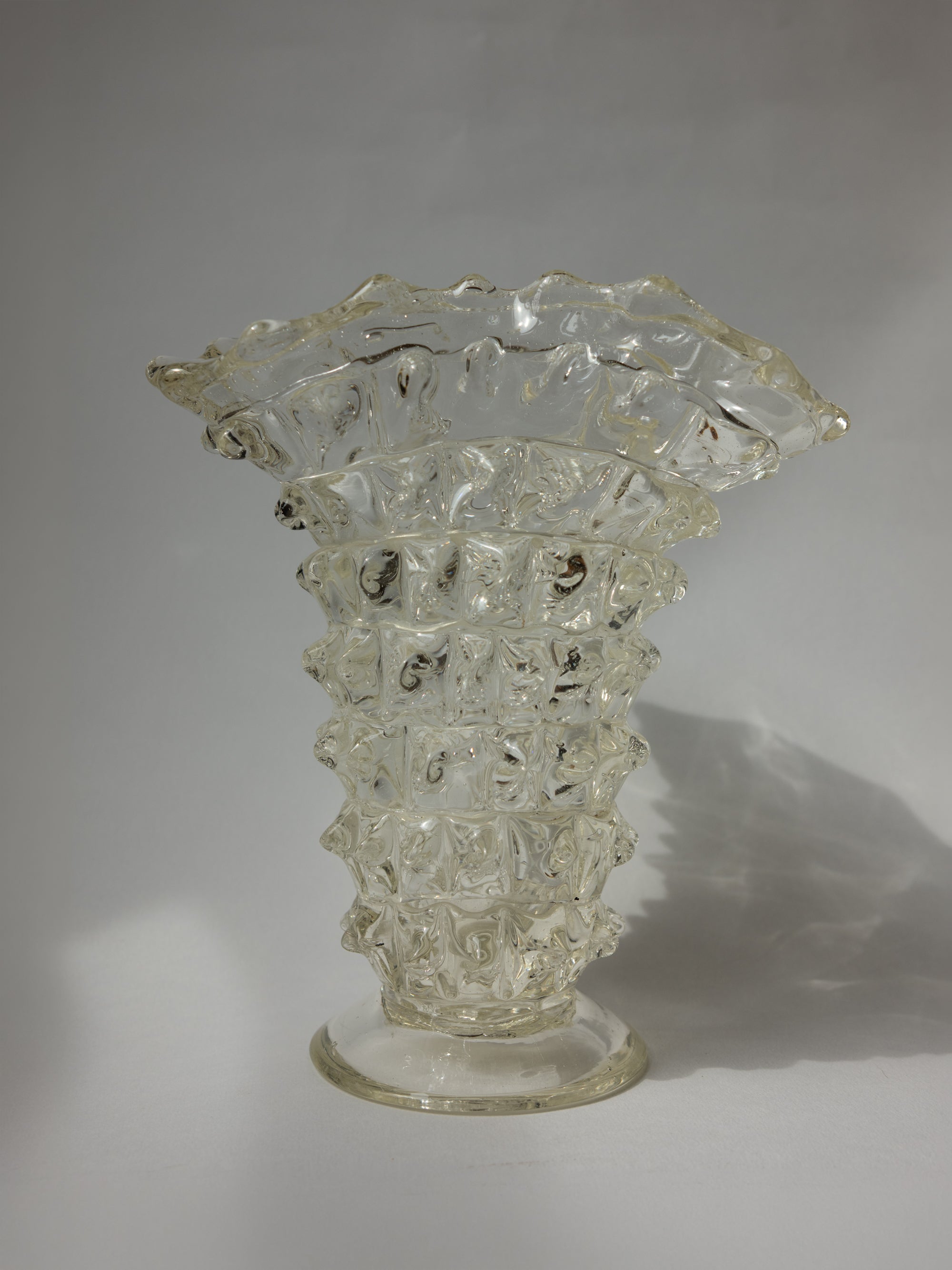 Ercole Barovier "Rostrato" Murano Glass Vase Attr. | Barovier&Toso - c. 1940s — lifestyle setting