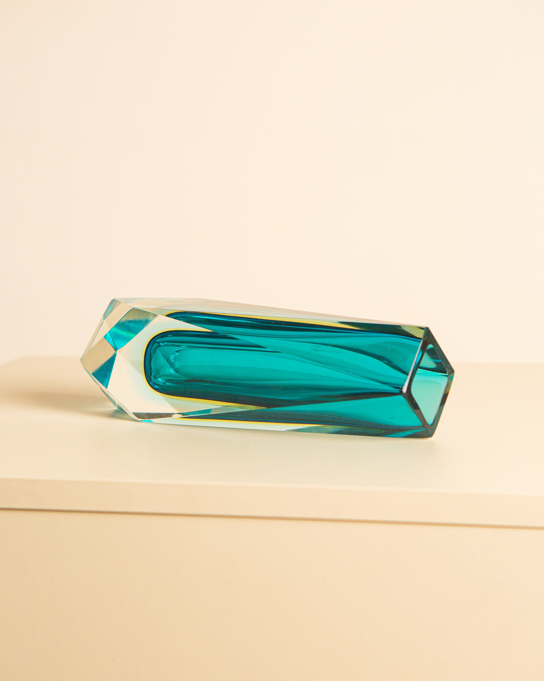 Turquoise Murano glass Diamant vase by Flavio Poli profile view