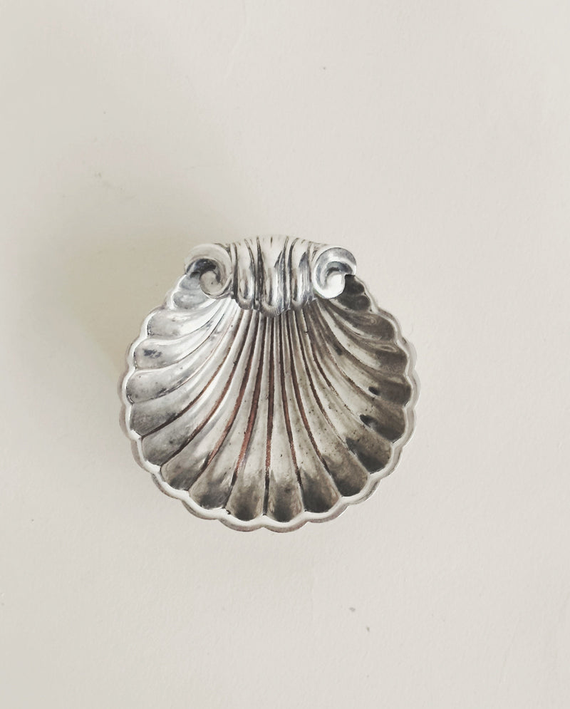 Silver plate scallop shell dish with decorative ridged pattern