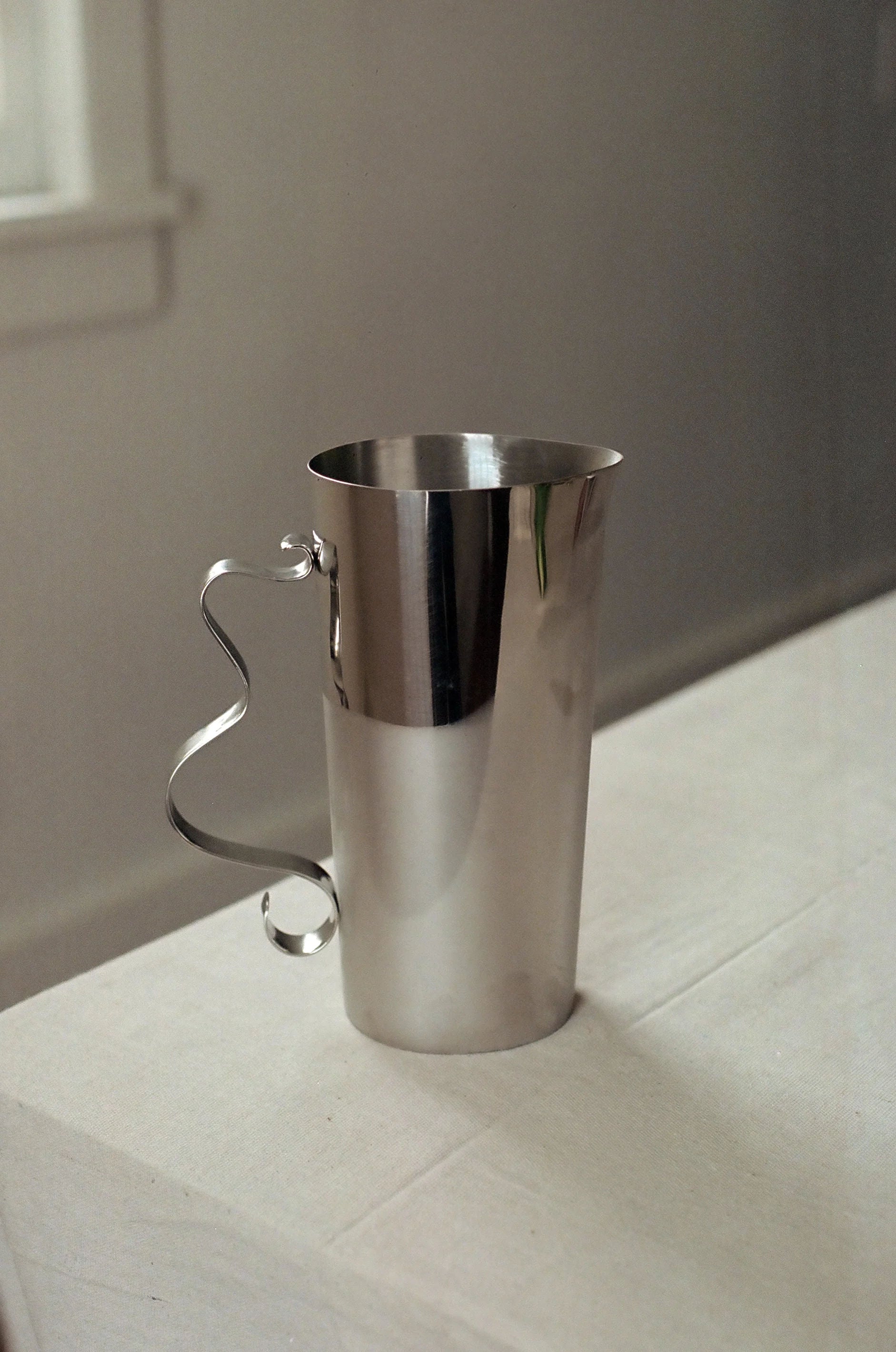Squiggle Pitcher — in context