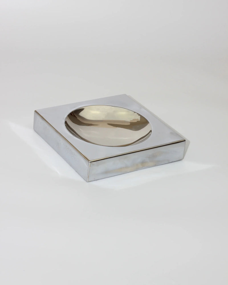 Chrome-plated square vide-poche with amber glass bowl insert