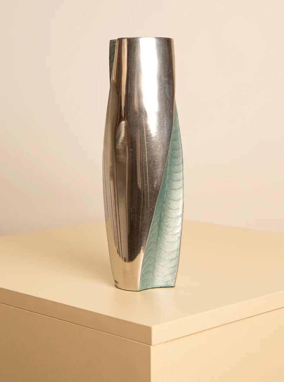  Elegant and retro Galassia Aluminium Vase in silver color by Brandani 80's 