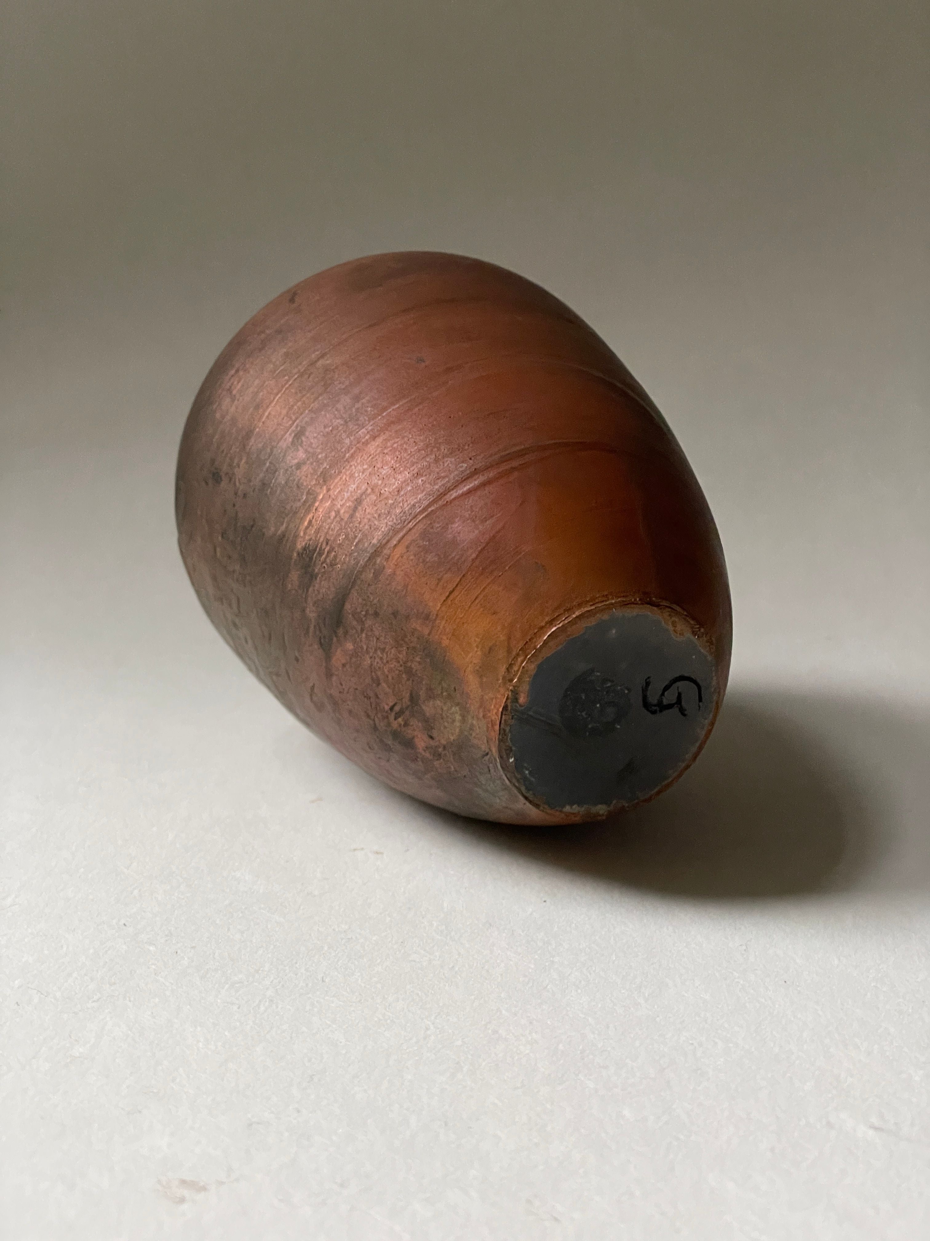 Petit vase en céramique de studio