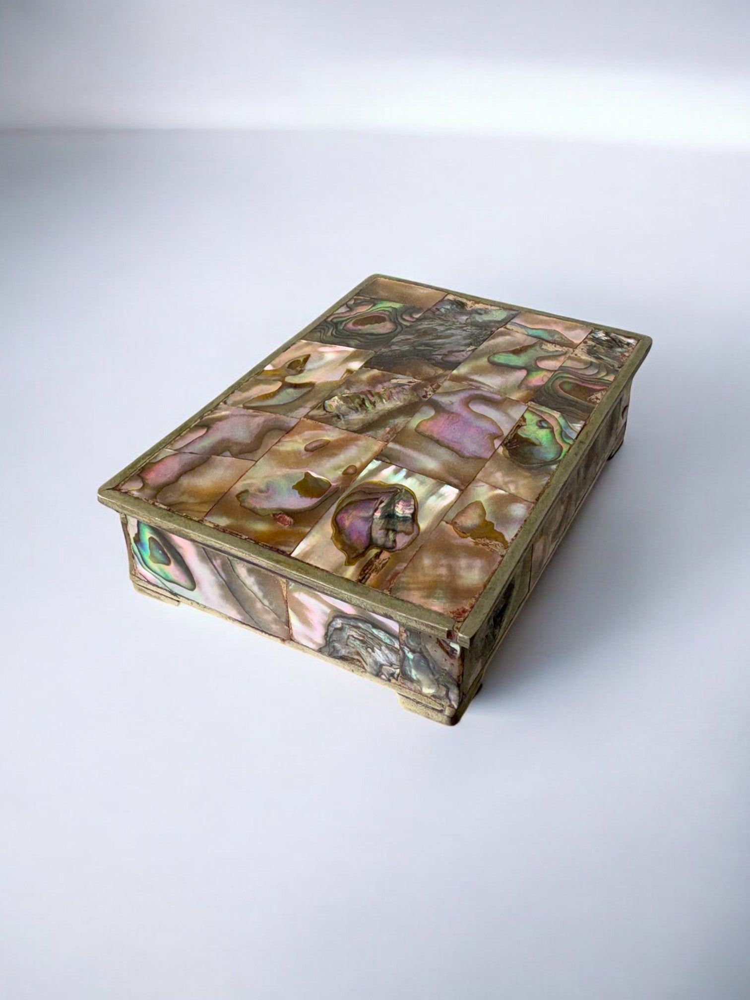 Vintage abalone shell vanity box with alpaca inlay from 1970s Mexico