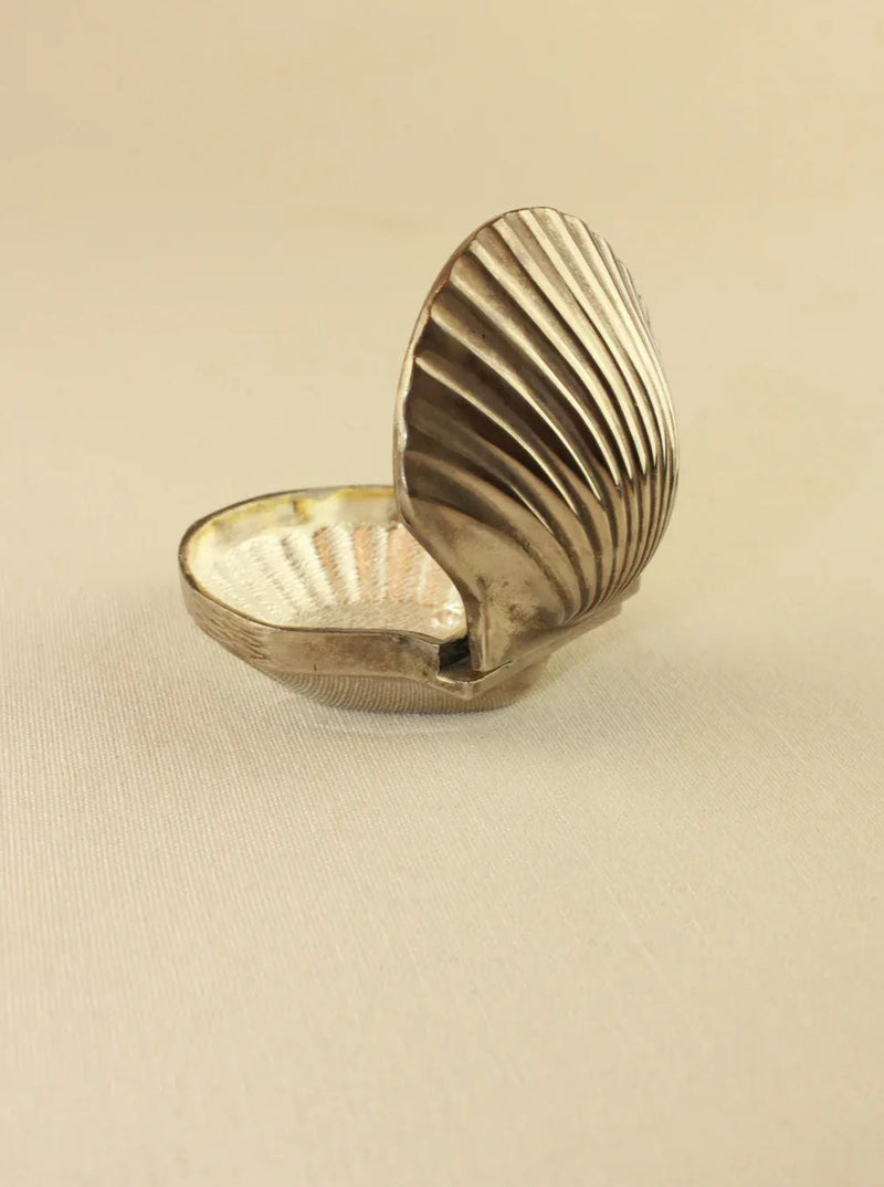 Shell Box made of eco-friendly materials, perfect for storing jewelry
