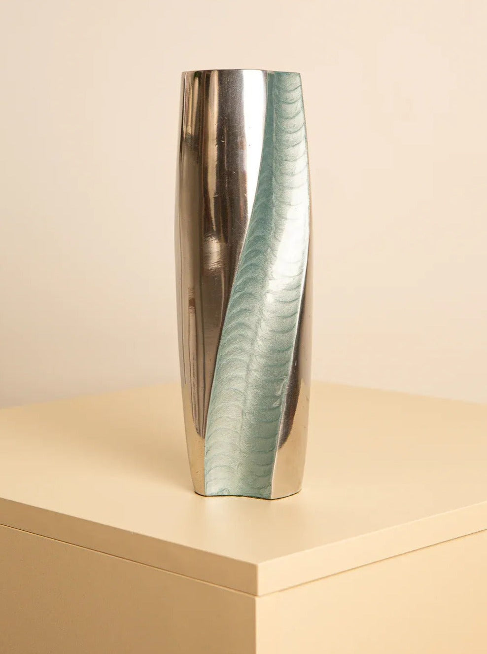 Shiny silver Galassia Aluminium Vase with geometric design by Brandani 80's 