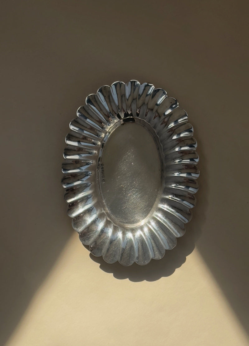 Vintage silver-plated oval trinket tray with fluted scalloped edges