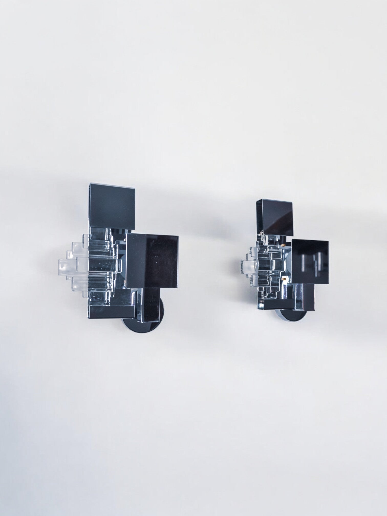 Pair of cubic Murano glass wall sconces by Sciolari, 1970s Italy