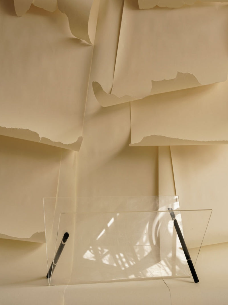  Sleek and stylish magazine holder with wire frame and matte finish
