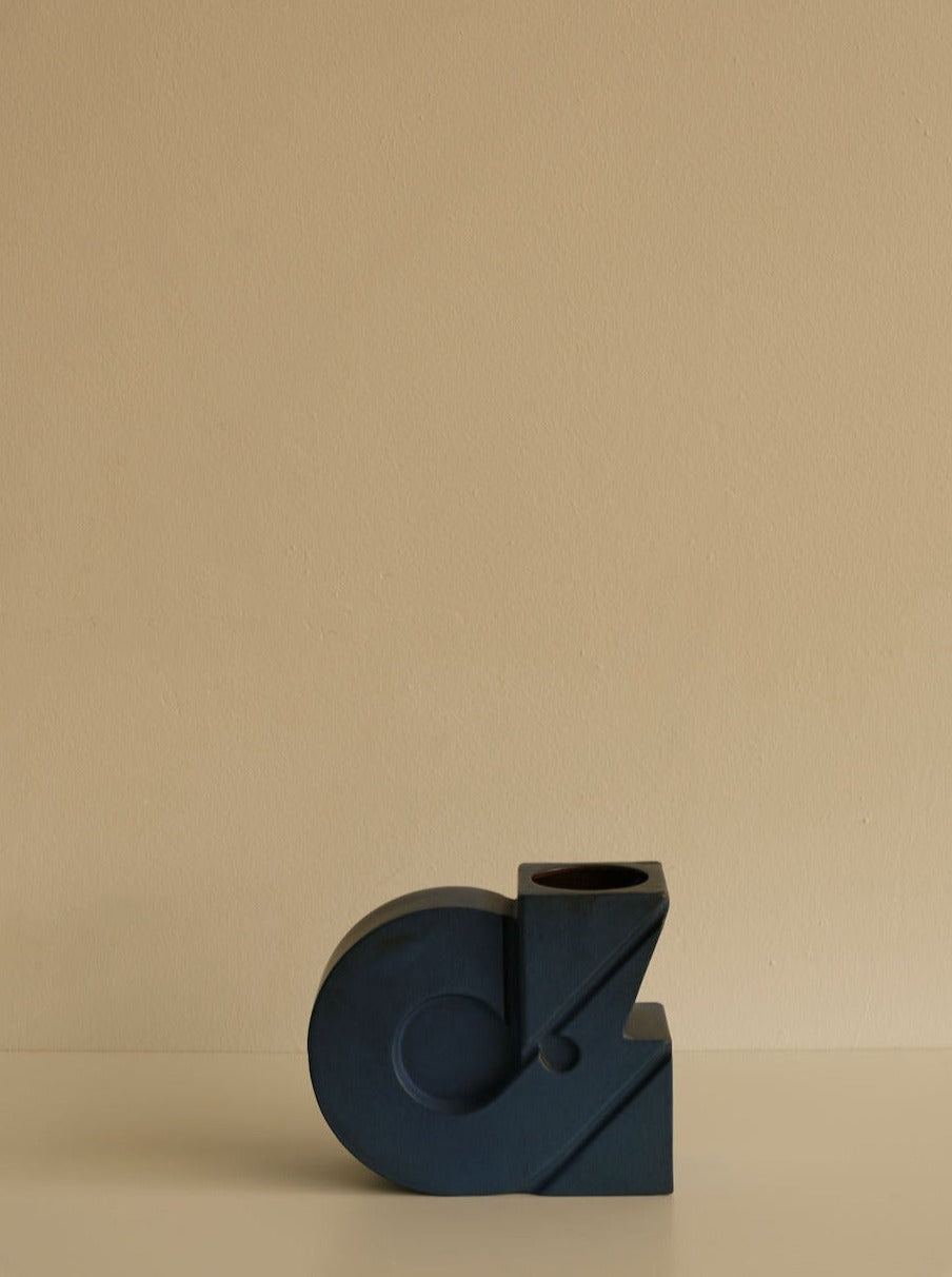 Handcrafted ceramic Cor Unum Vase in soft blue with organic shape and intricate details
