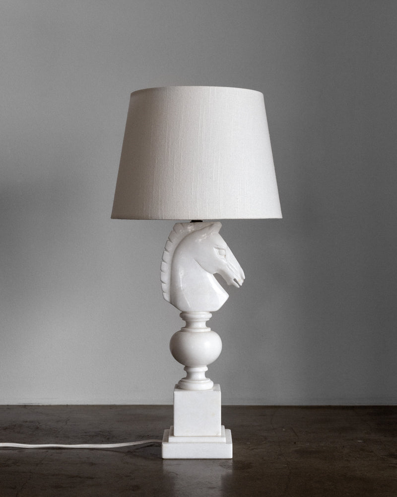 White alabaster chess knight table lamp with fabric shade, 1970s