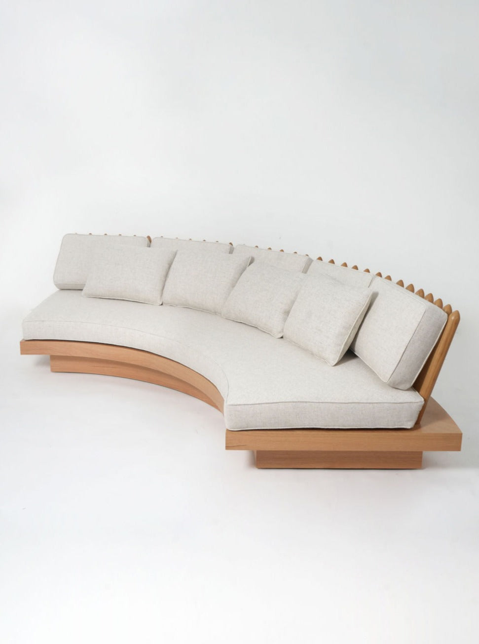  Modern San Romano Round Oak Sofa with stylish round shape