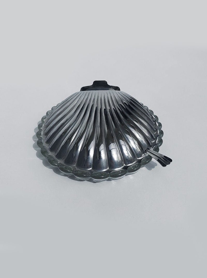 Elegant and Functional Butter Dish with Scalloped Edges and Lid