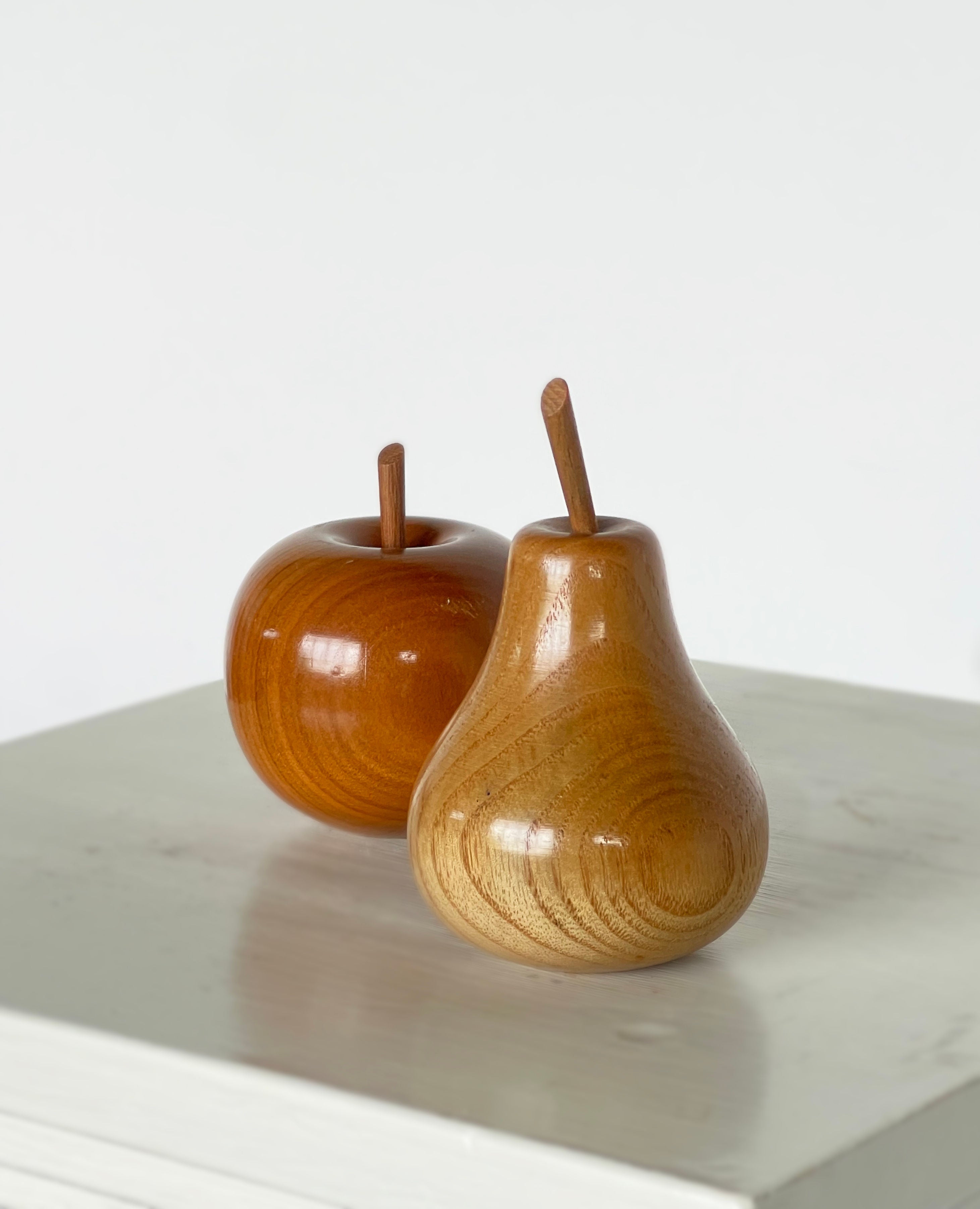 Apple & Pear Sculpture  by David Gliddon