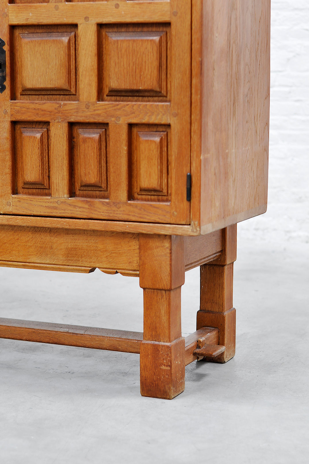 Spanish Brutalist Sideboard in Solid Oak, circa 1940