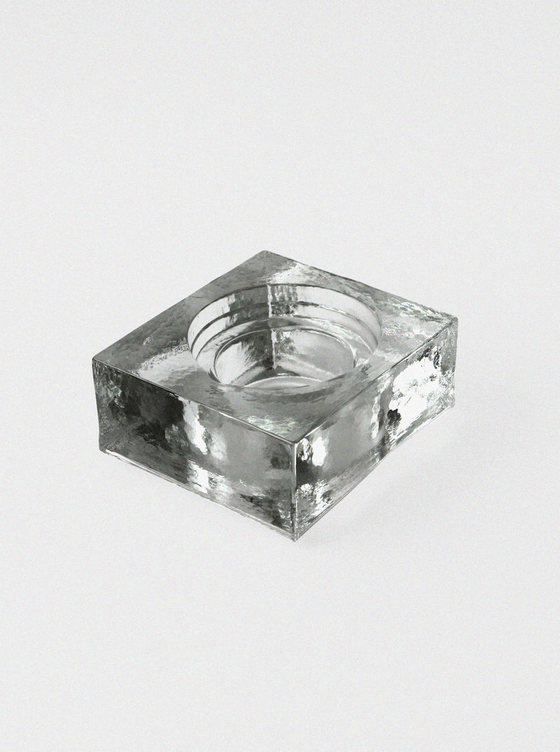 Thick crystal glass square ashtray with circular bowl center