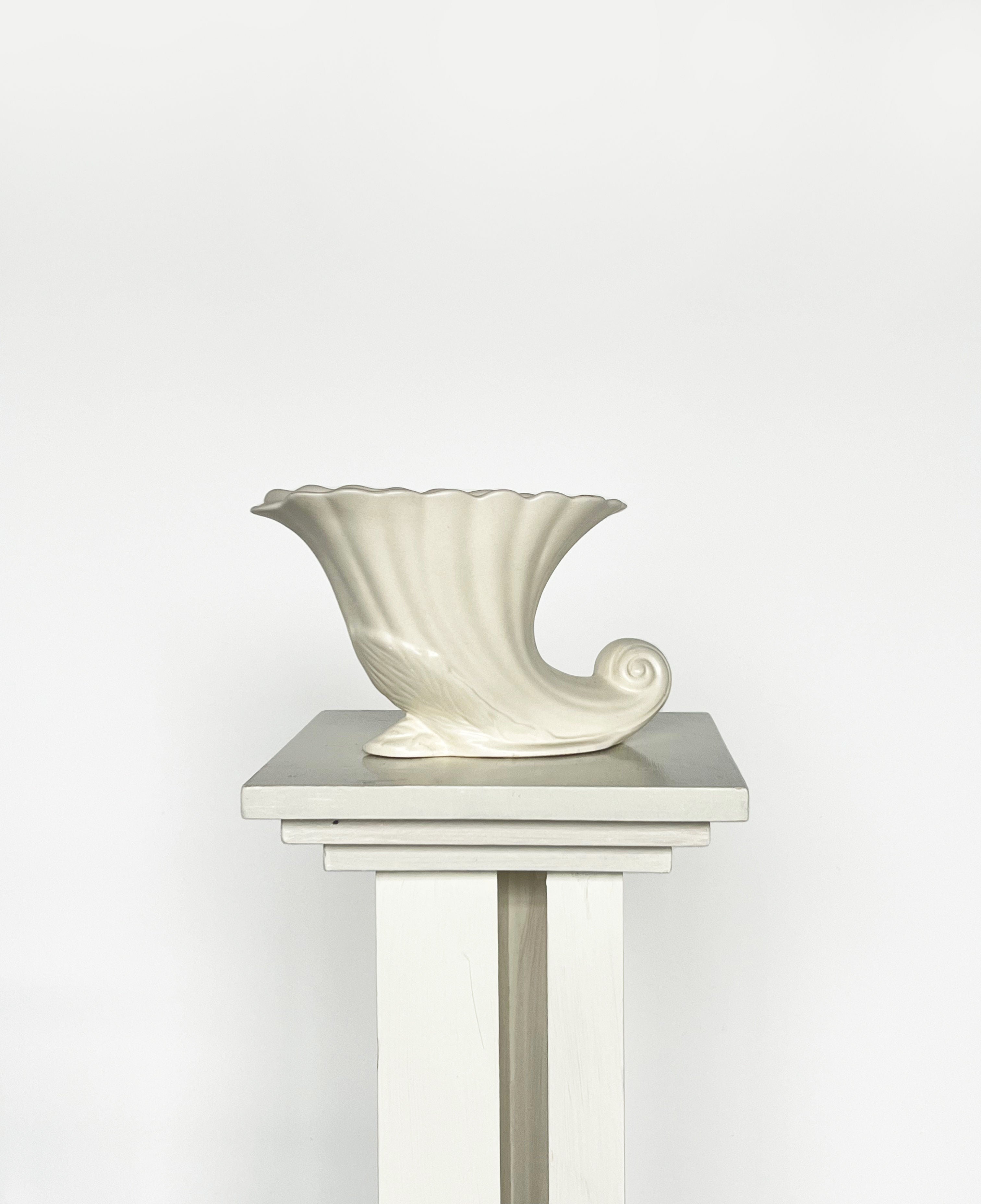 Cream Wave Deco Vase