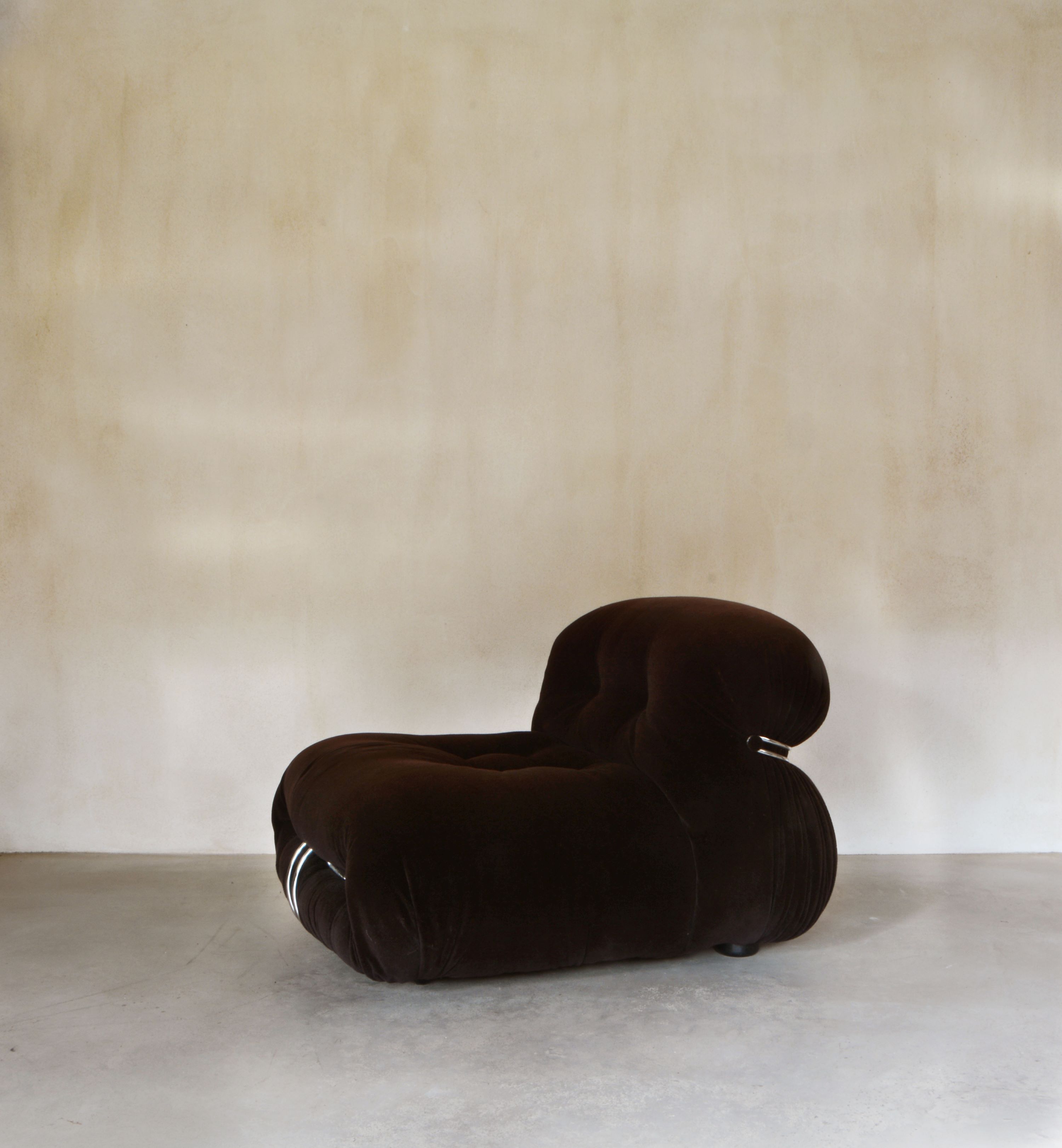 Set of Soriana by Afra e Tobia Scarpa for Cassina, ca 1970 (2 armchairs + 1 pouf)