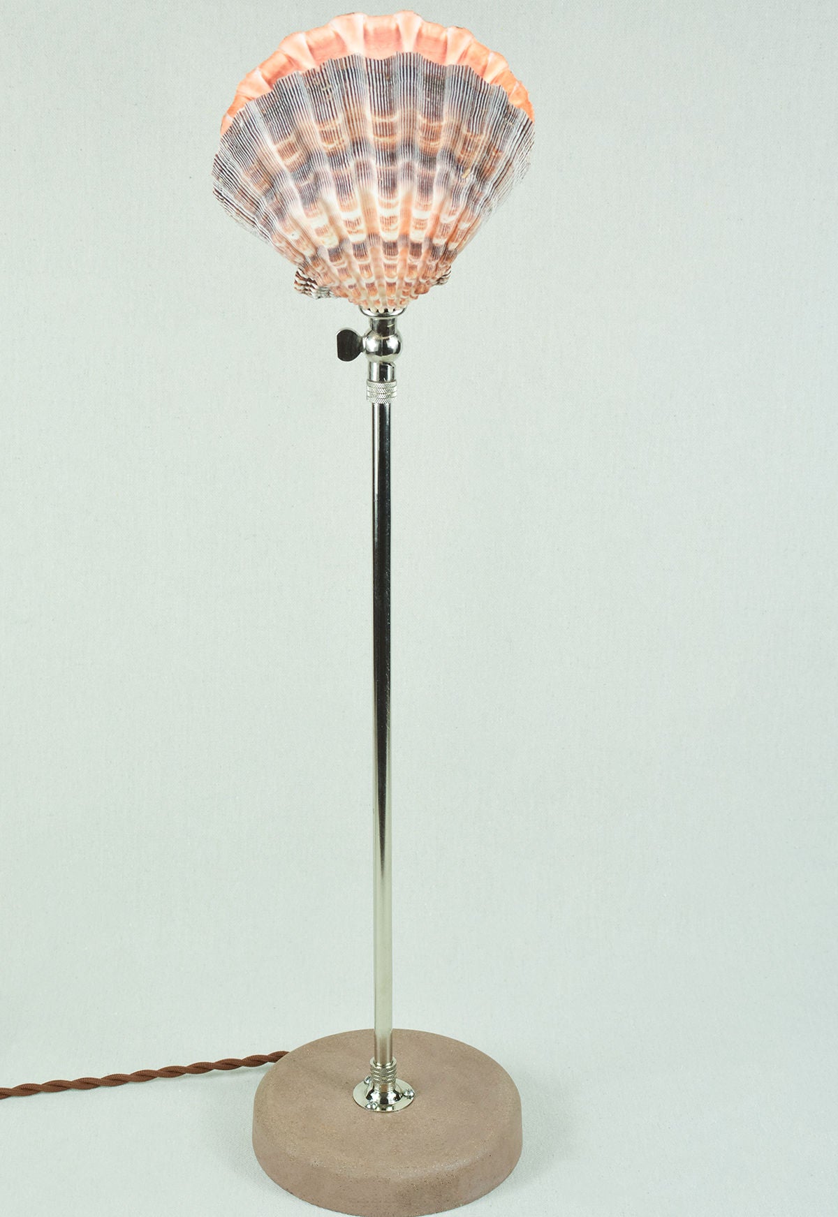 'Lavender Lion's Paw' Table Lamp