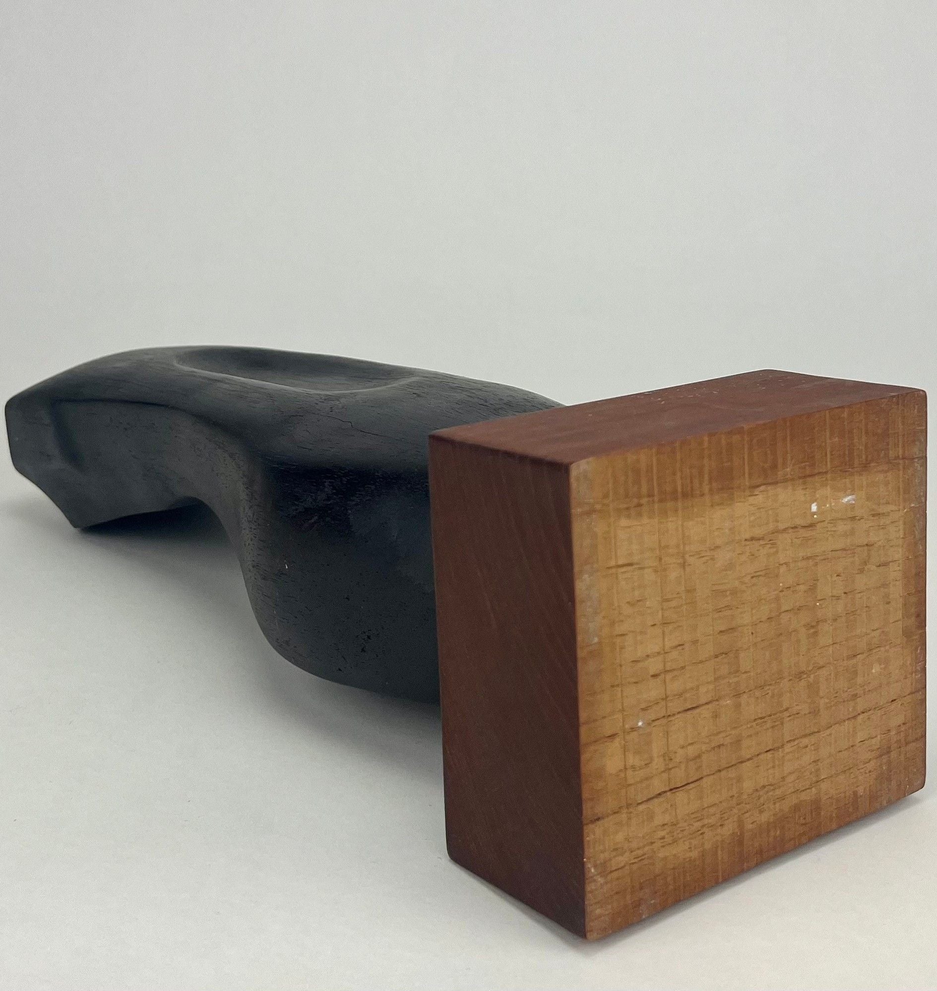 Sculpture biomorphique en bois teinté, par Sven Olsson
