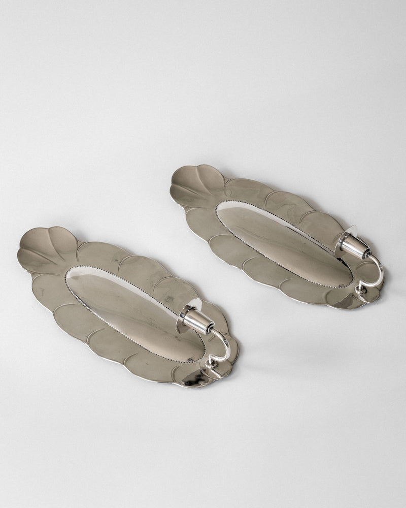 Pair of 1930s silver scalloped shell wall candle sconces detail