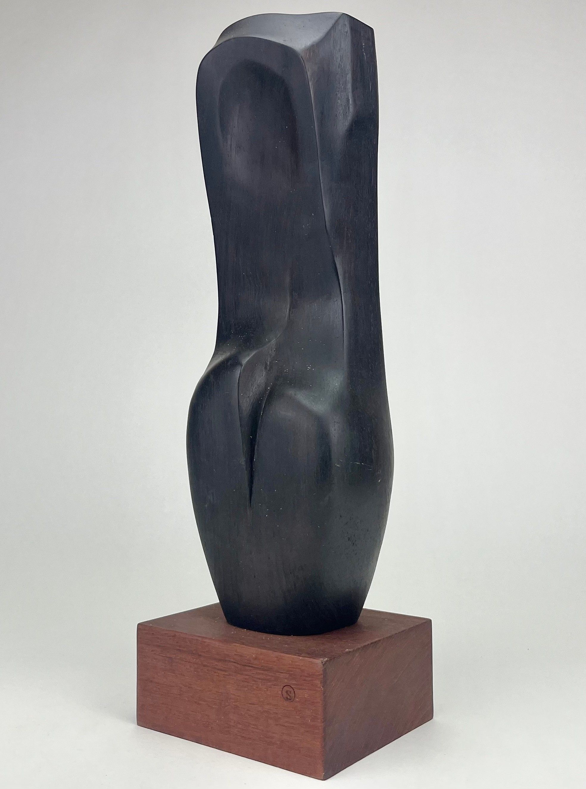 Sculpture biomorphique en bois teinté, par Sven Olsson
