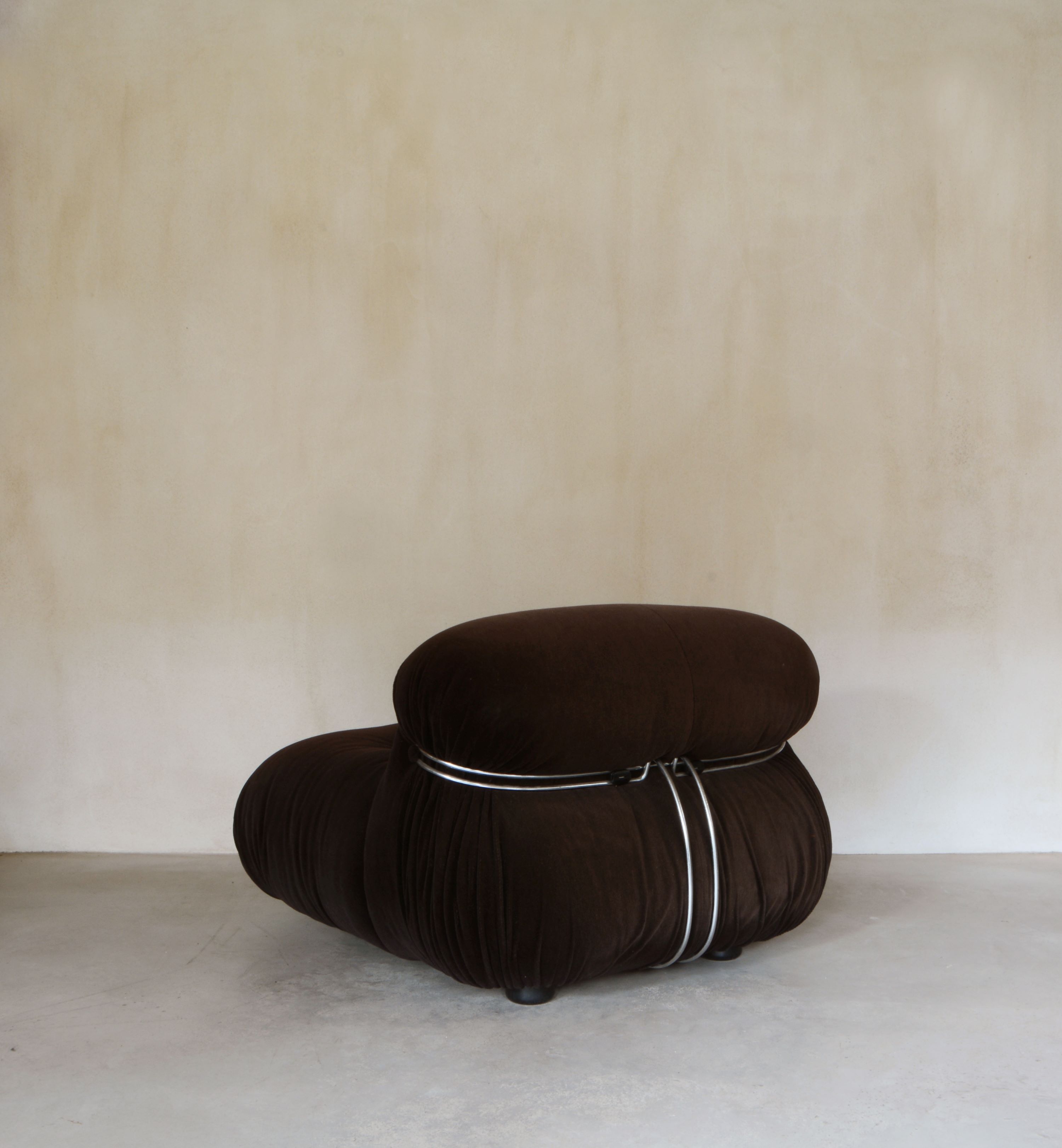Set of Soriana by Afra e Tobia Scarpa for Cassina, ca 1970 (2 armchairs + 1 pouf)