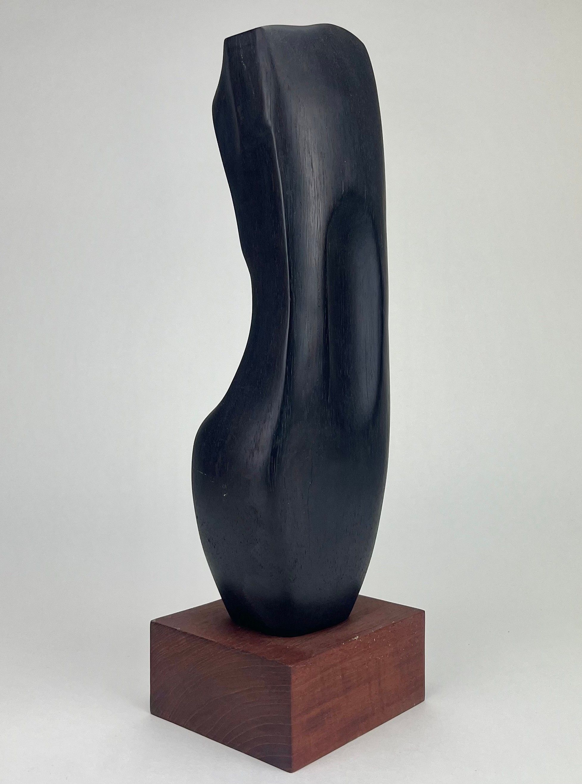 Sculpture biomorphique en bois teinté, par Sven Olsson