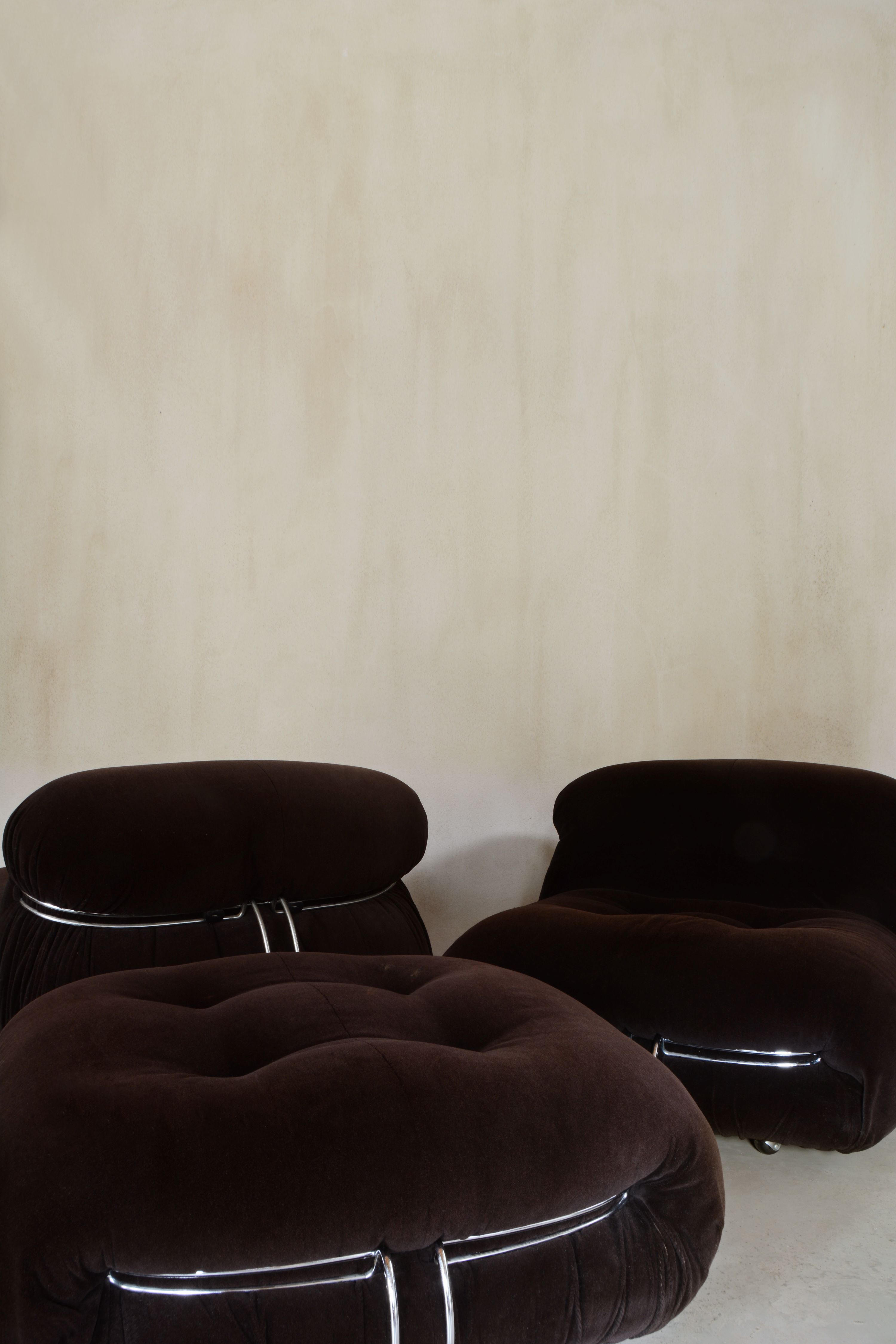 Set of Soriana by Afra e Tobia Scarpa for Cassina, ca 1970 (2 armchairs + 1 pouf)