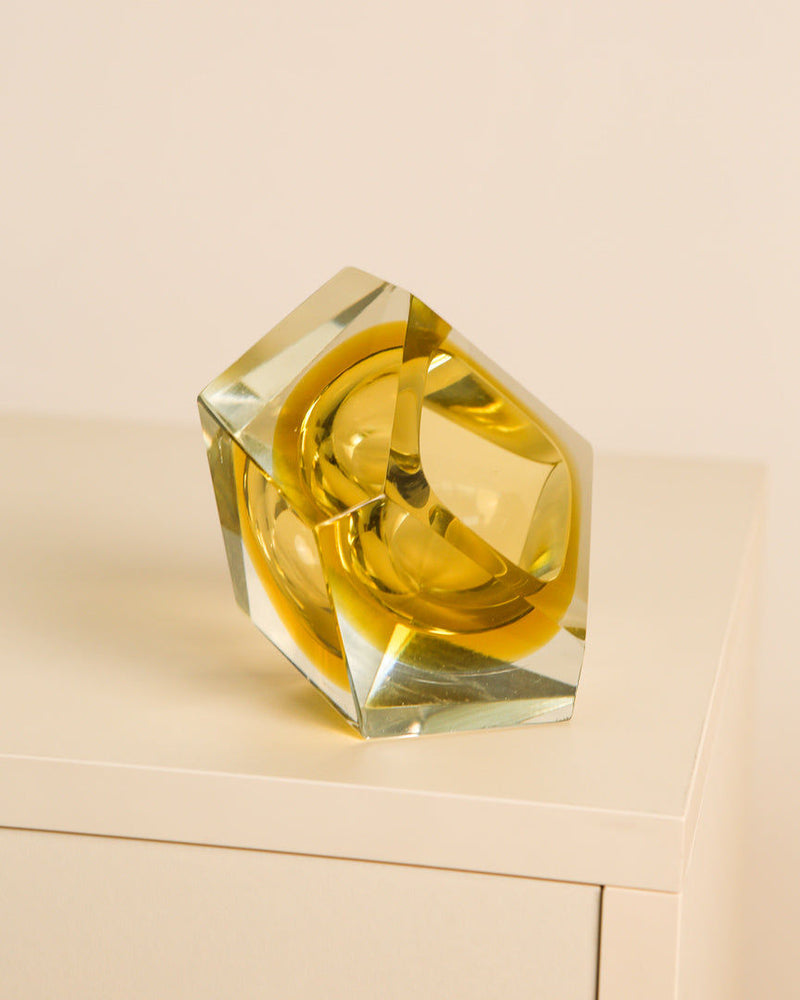 Diamond-shaped amber Murano glass vide-poche by Flavio Poli detail