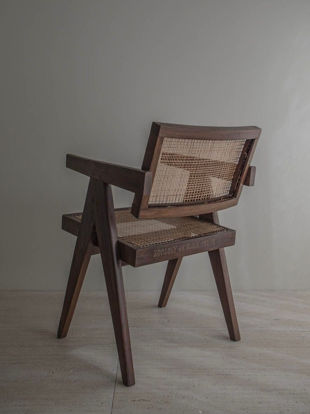 Pierre Jeanneret - Authentic PJ-SI-28-A