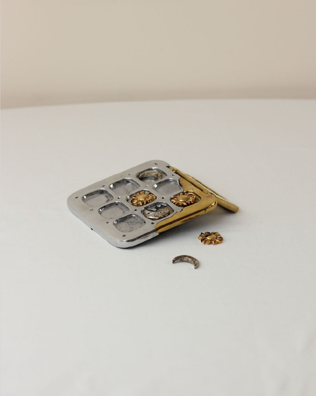 Brutalist Tic Tac Toe