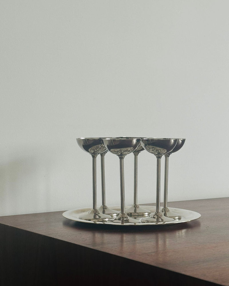 Set of five Art Deco silver aperitif glasses on matching tray