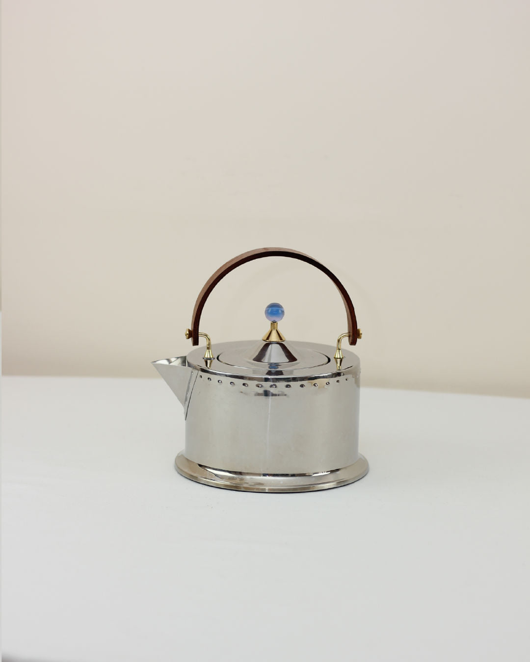 Bodum デザインやかん C. Jørgensen Teapot by Carsten Jorgensen 1986 by Boga Avante S | The Oblist
