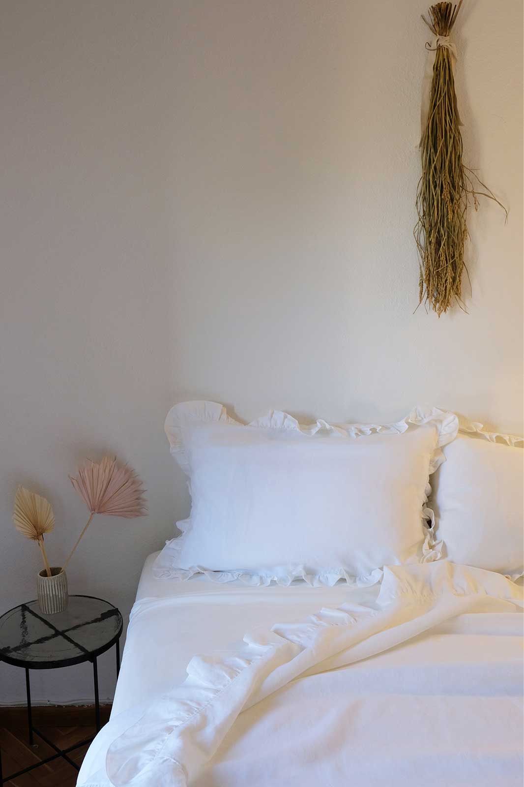 The Ruffled Casita Linen Flat Sheet in white