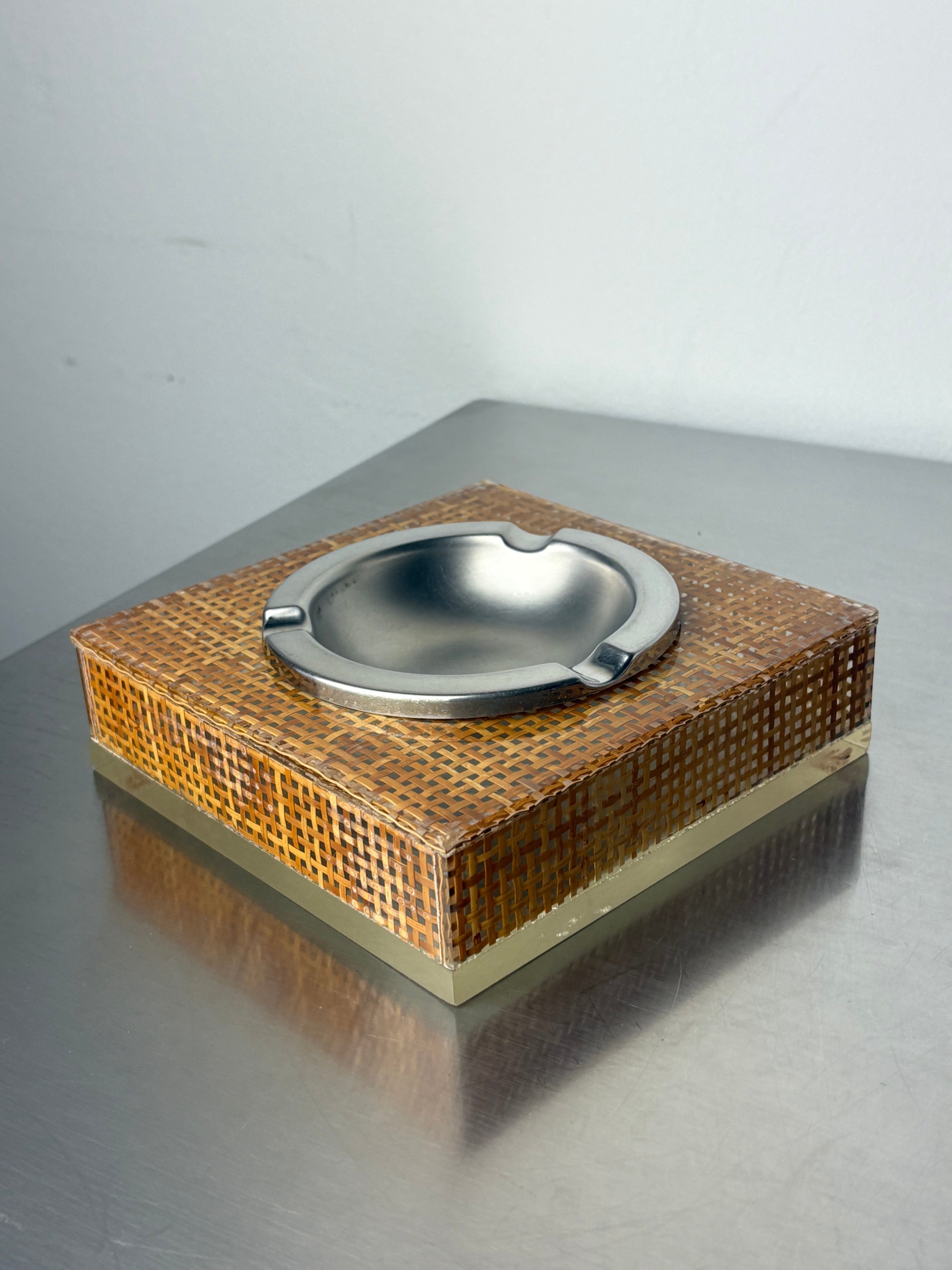 Cendrier en Lucite et Rotin, Années 1970