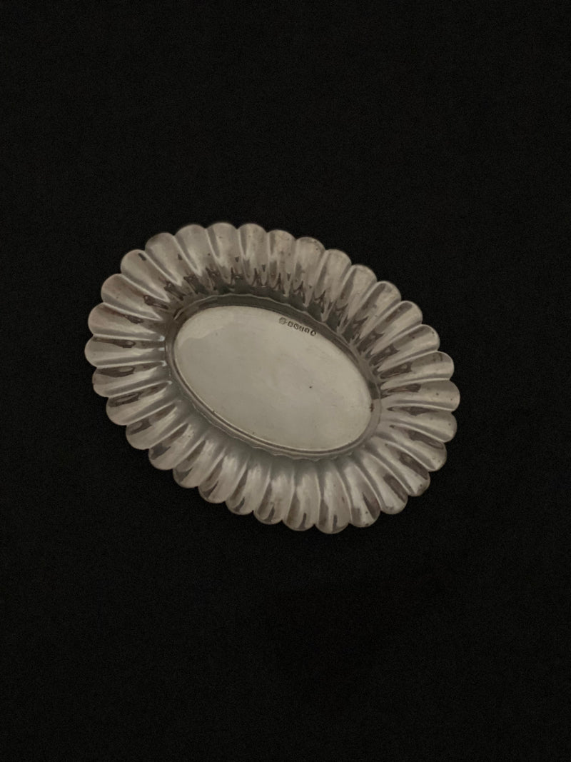 Vintage silver-plated trinket tray with scalloped edge detail