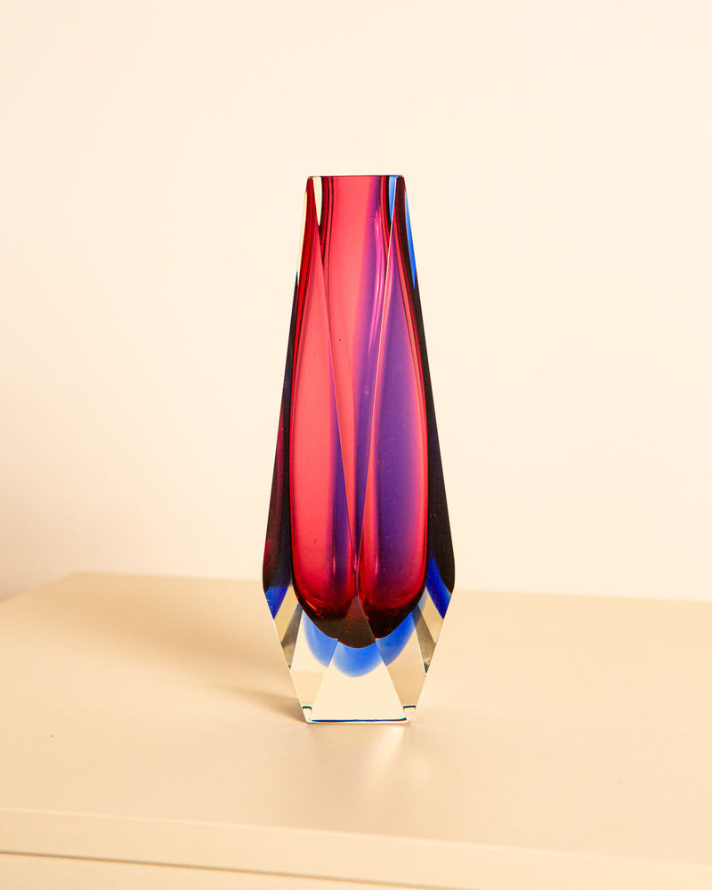 Large red and blue Murano glass Diamant vase by Flavio Poli