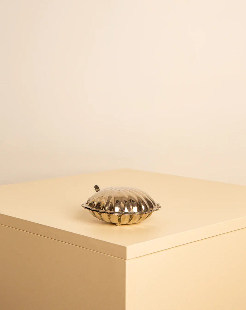 Elegant and practical butter dish with a lovely shell design for kitchen decor