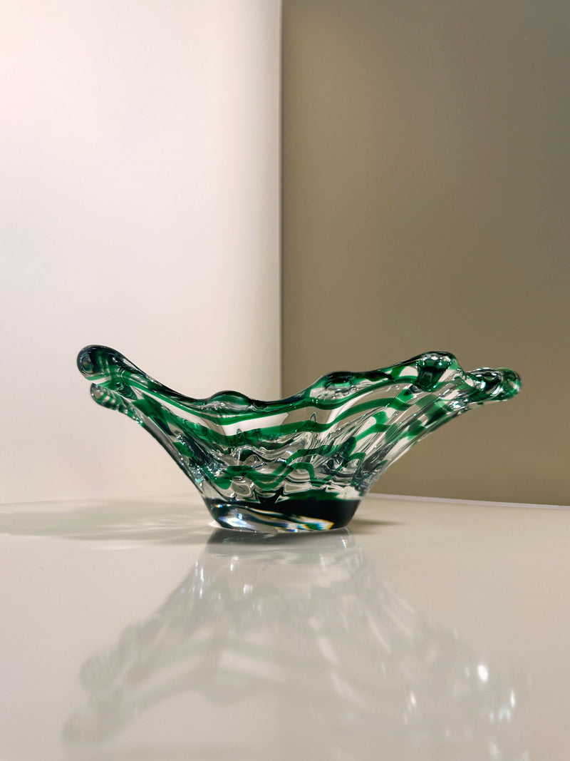 Green swirled Murano glass vide-poche with undulating rim