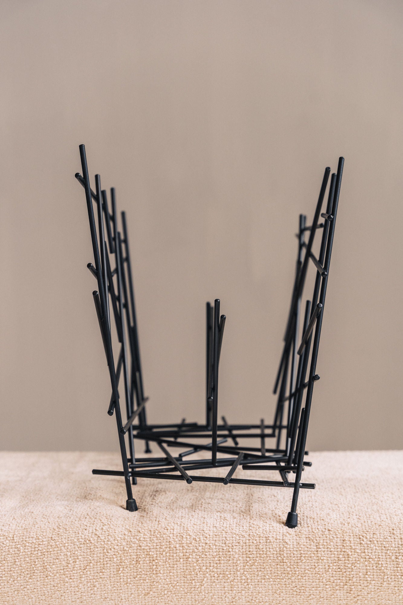 ALESSI FRATELLI CAMPANA 2007 マガジンラック Alessi Fratelli Campana Magazine Rack by Arcā Col | The Oblist