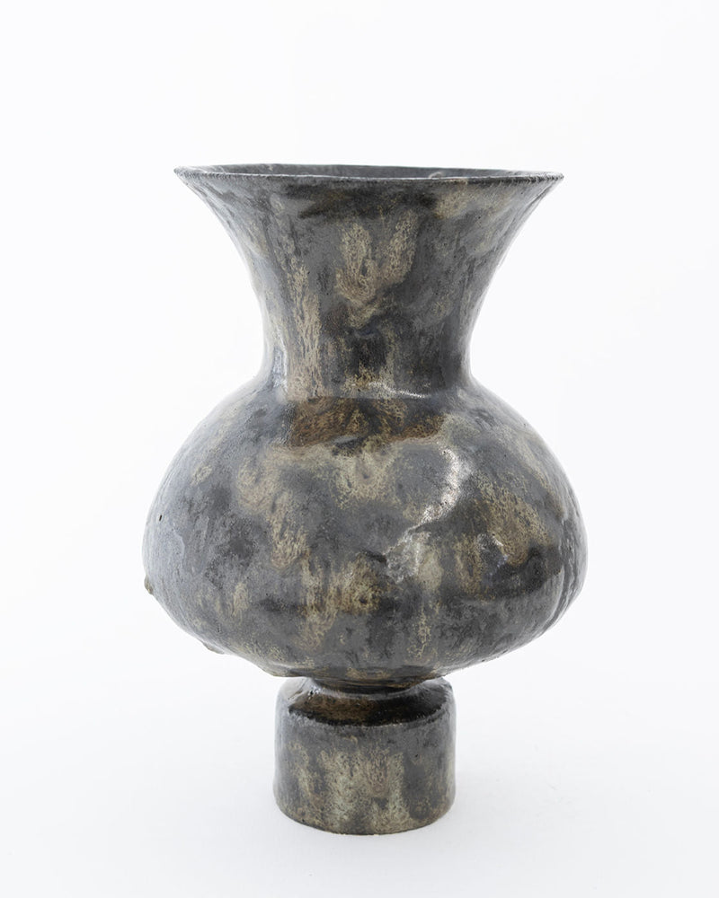 Pelike Obsidiana vase in marbled gray stone with flared rim