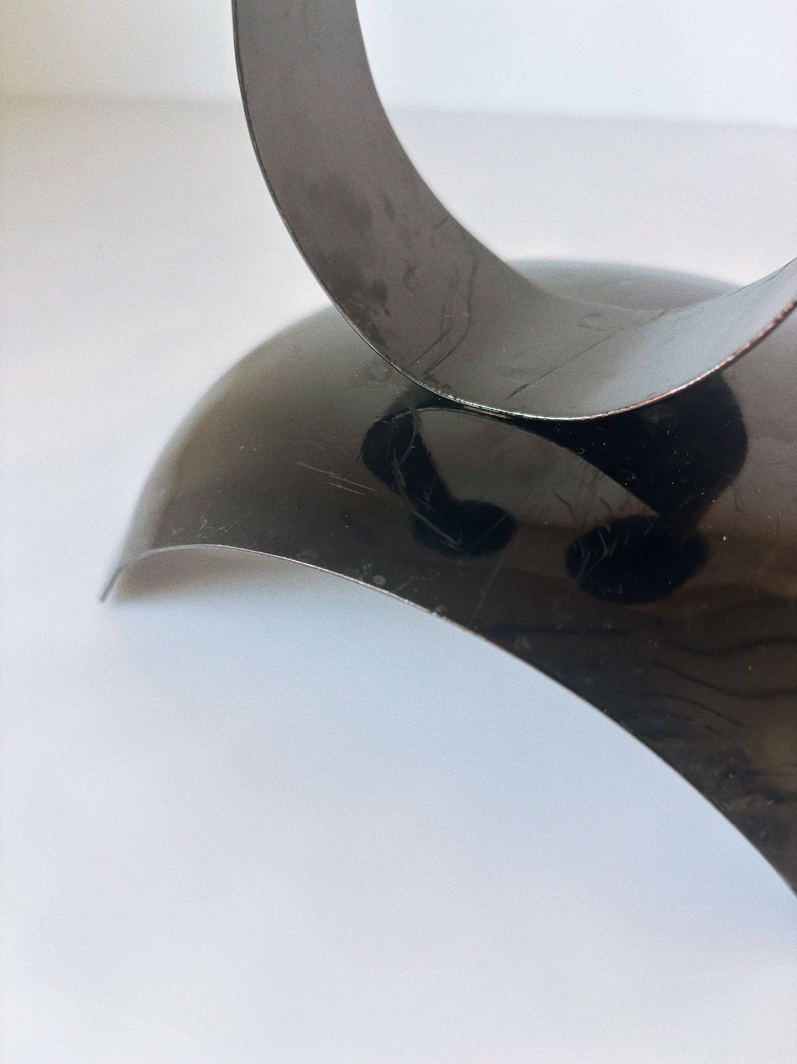 Curved Metal Candleholder