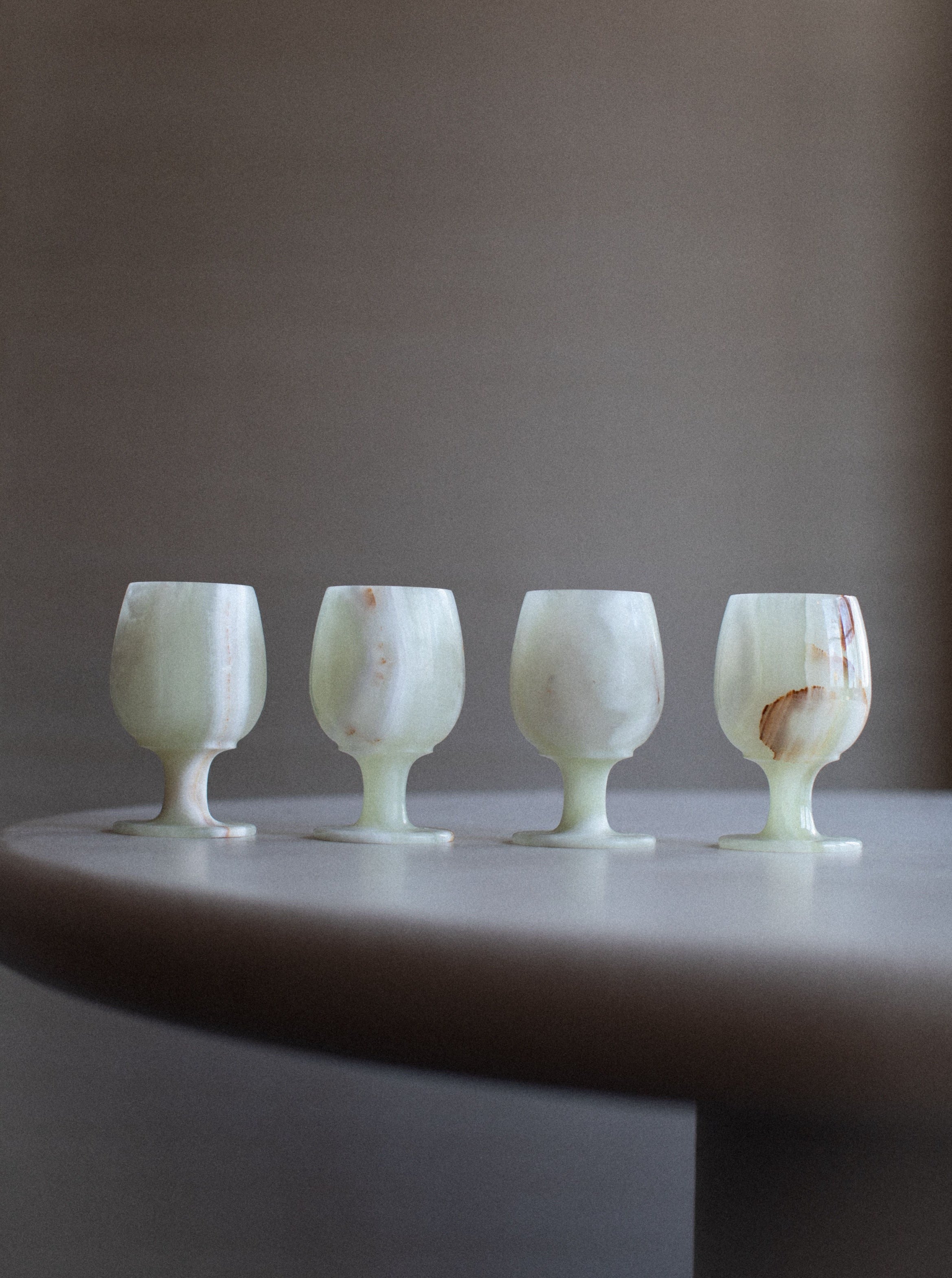 Beautiful set of 4 marble cups with gold rim and intricate design