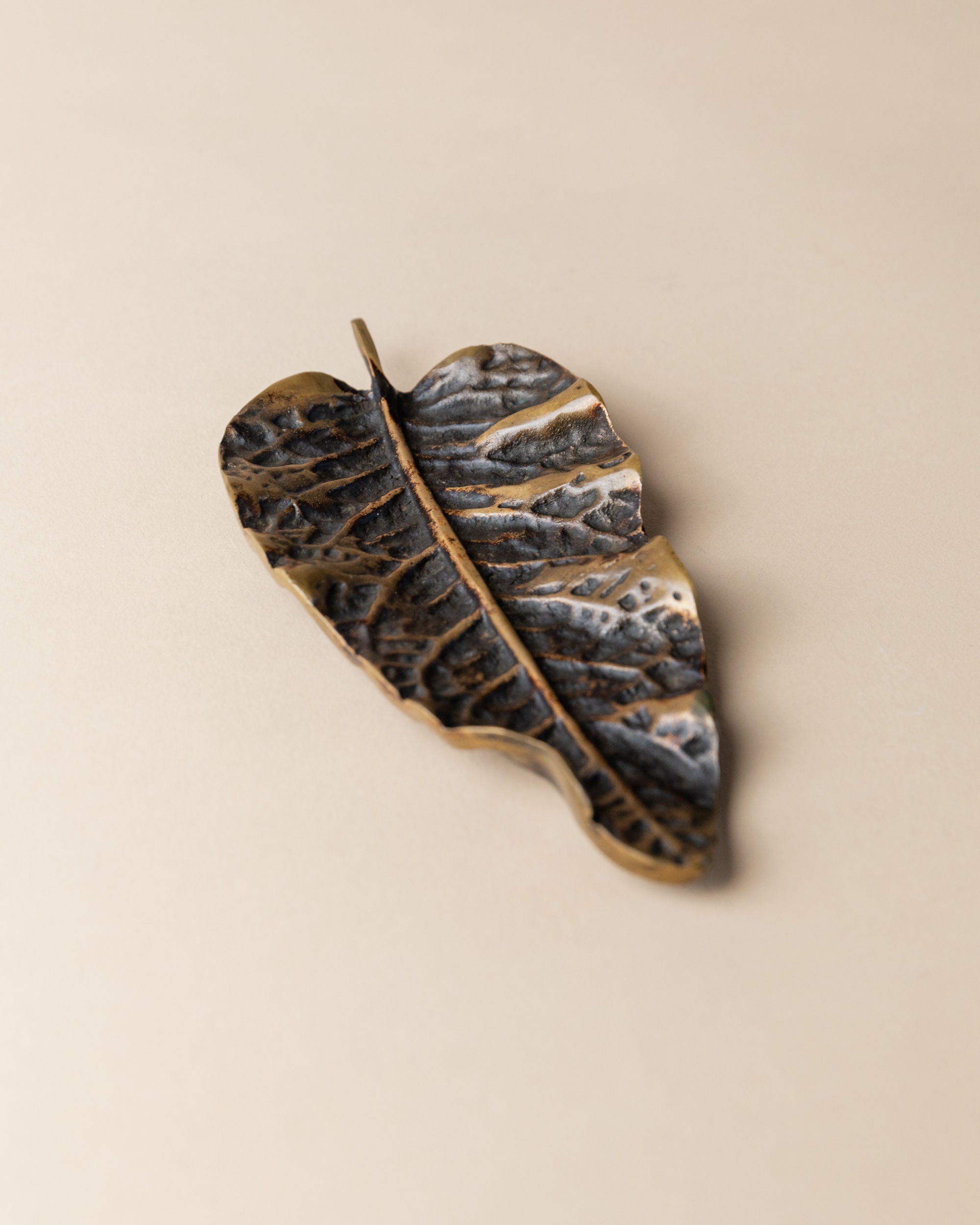 Bronze Vide-Poches in Leaf Shape, Italy 1960s
