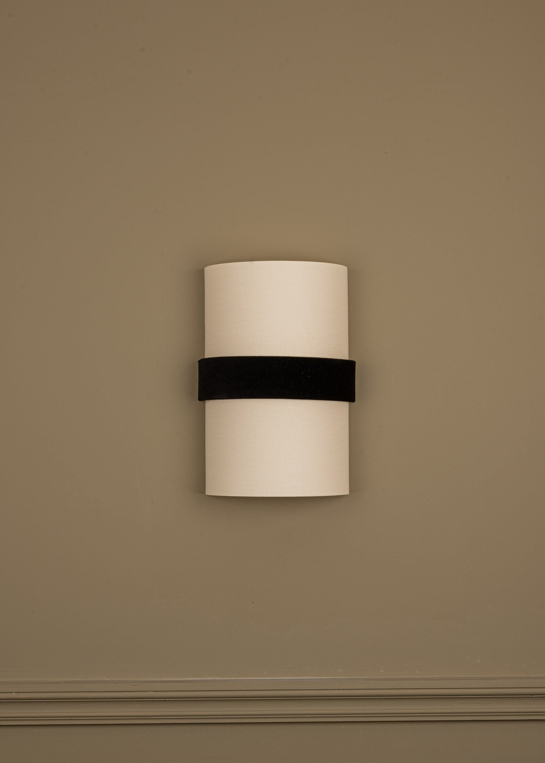 'Duono' Black Velvet Wall Light