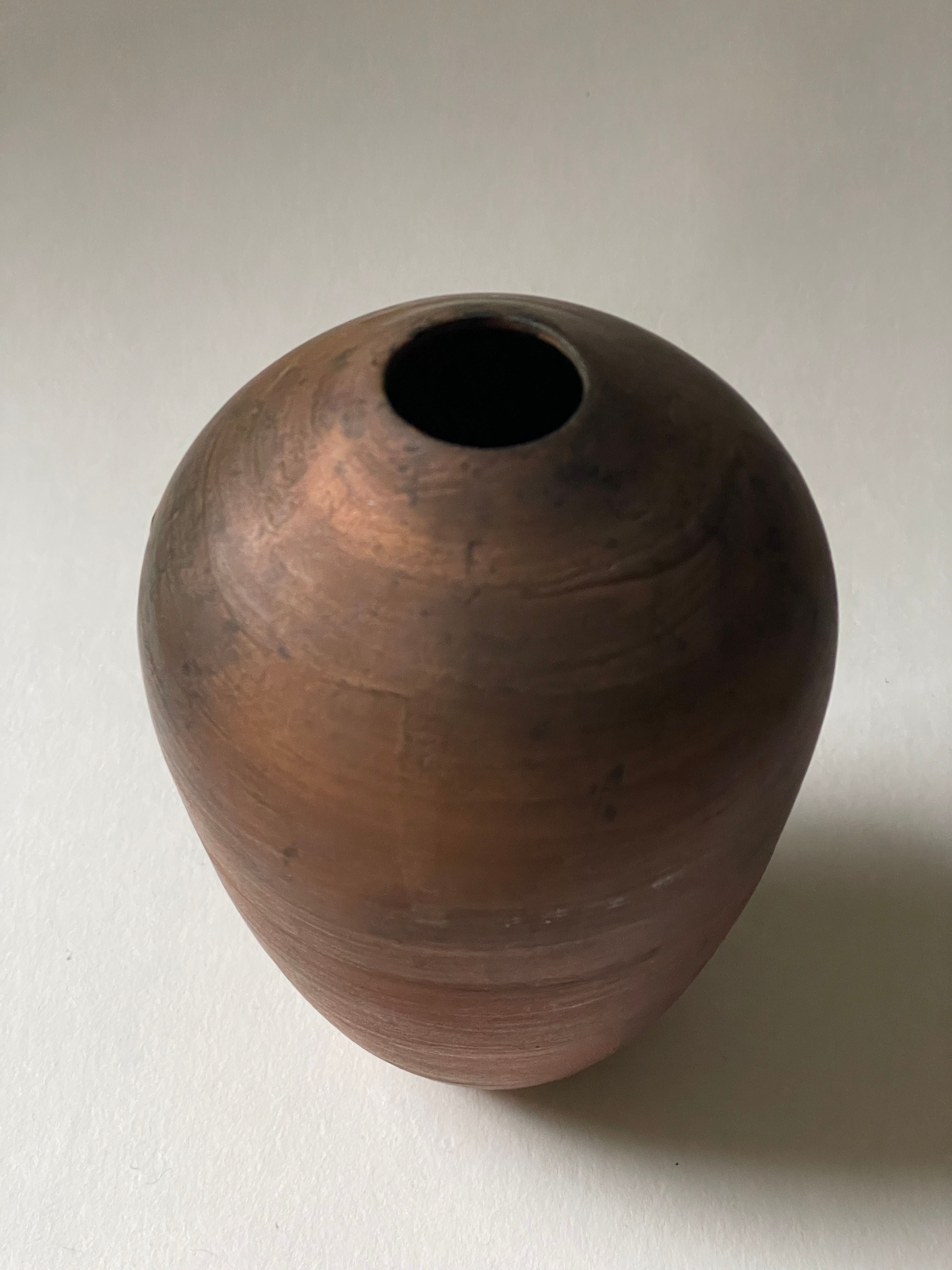 Petit vase en céramique de studio