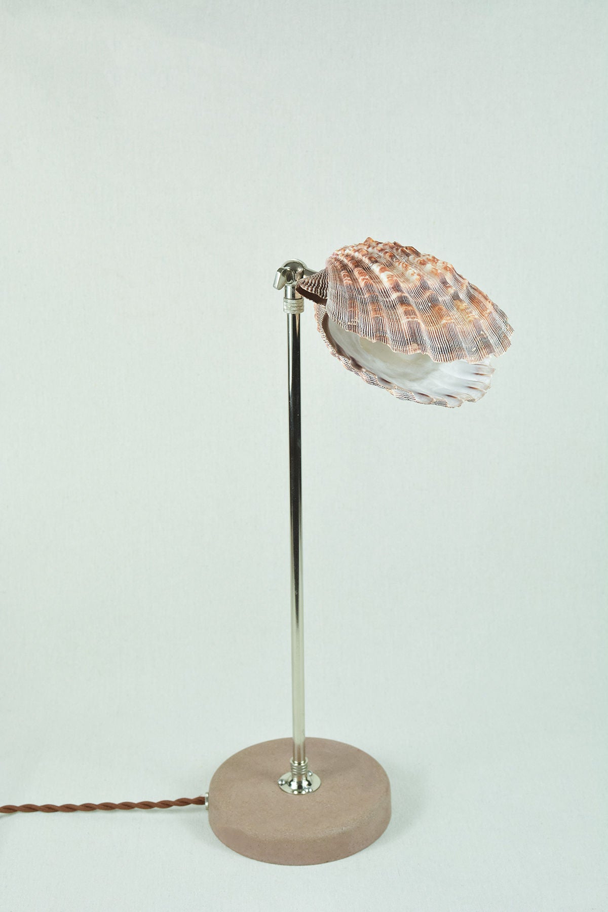 'Lavender Lion's Paw' Table Lamp