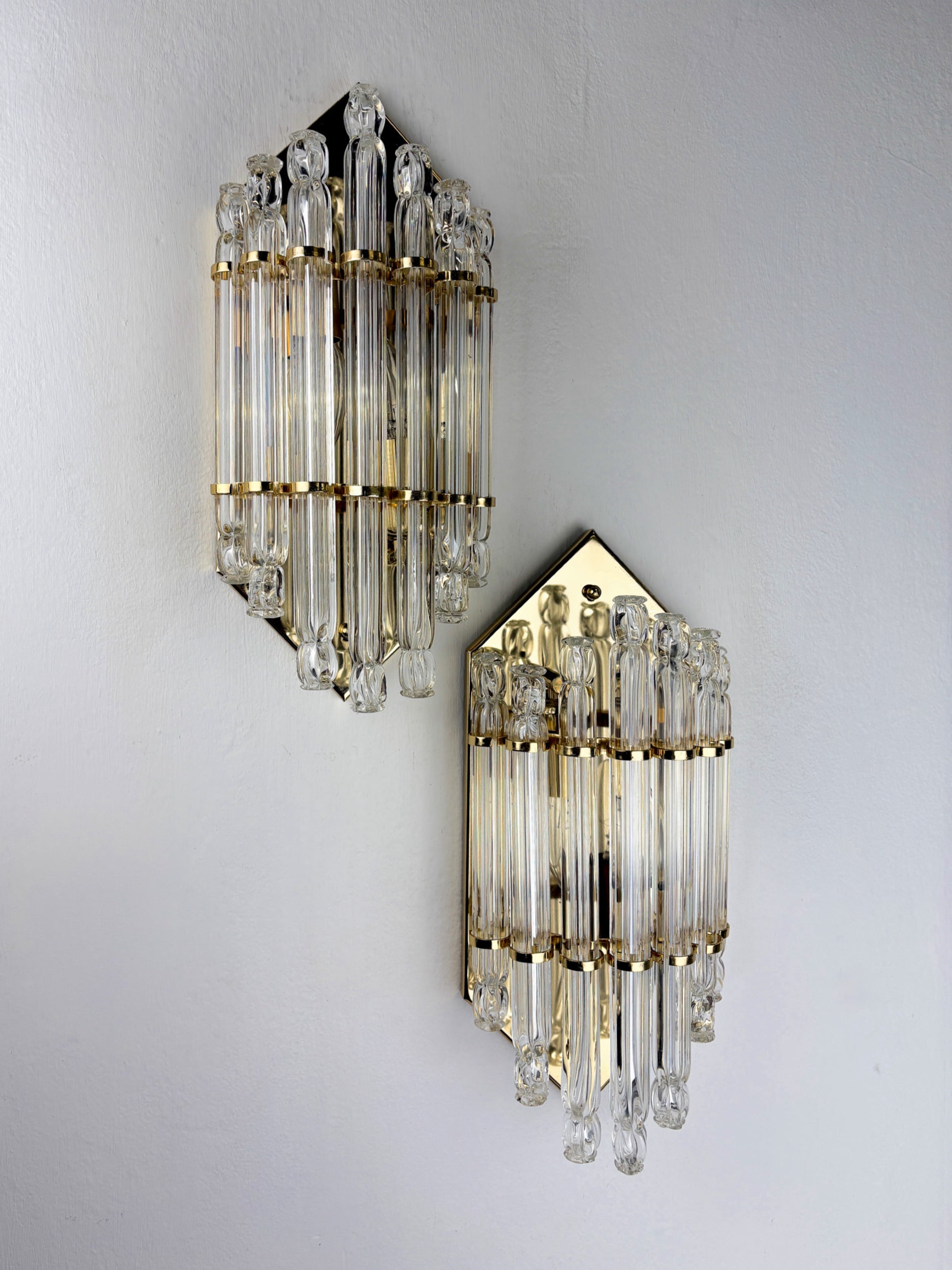 Pair of Venini wall lights, Murano cut glass, Circa 1970's, Italy — close-up
