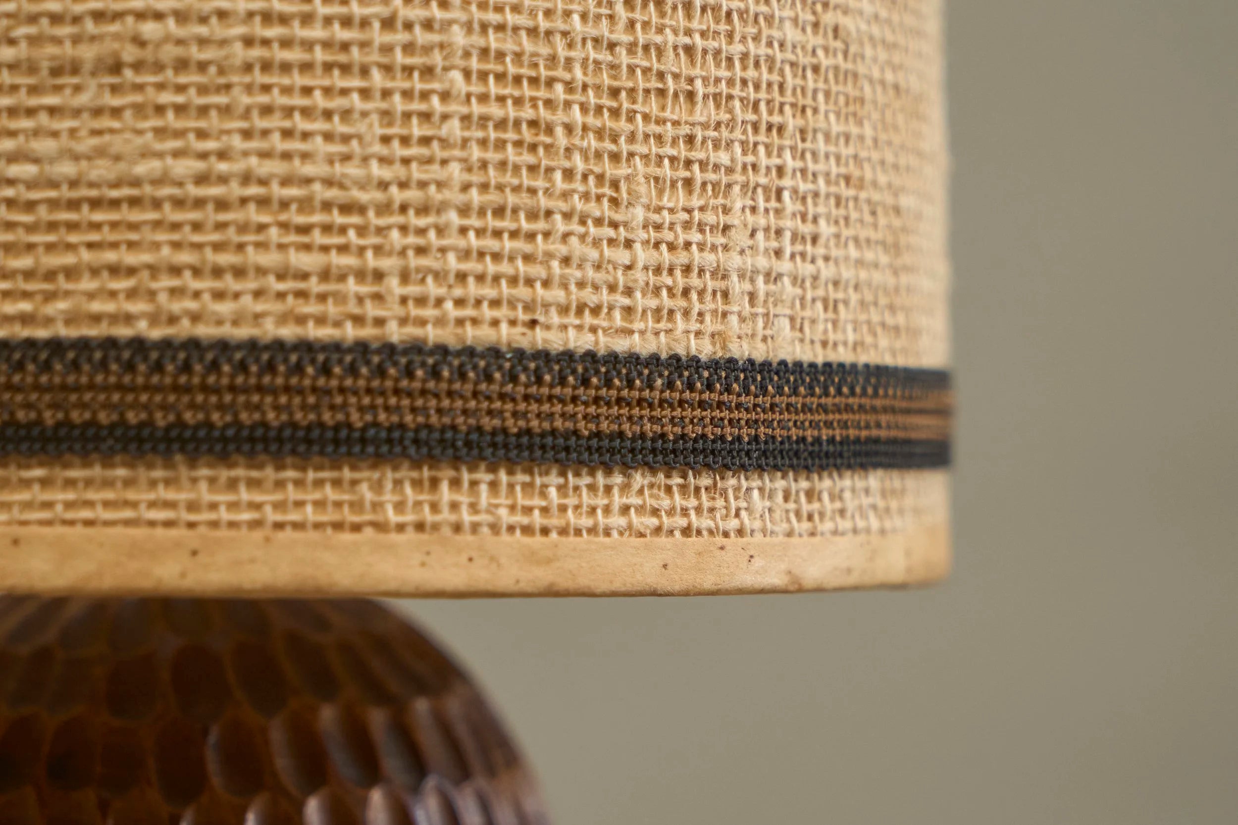 Wonderful Table Lamp in Carved Wood with Shade in Woven Jute 1960s — close-up